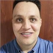 Sacerdote con conocimientos en filosofía, teología y trabajó social, enseño a niños, jóvenes y adultos